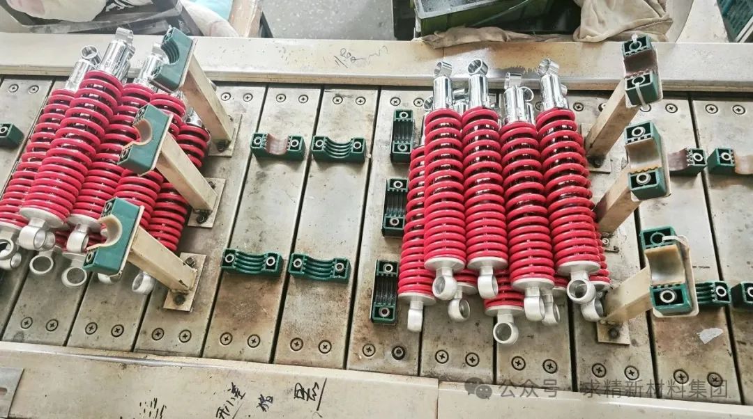 640 (2) 640 (2)